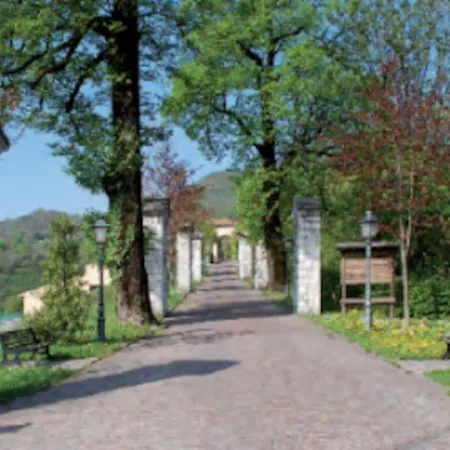 Apartment Mansarda Fra Monte E
