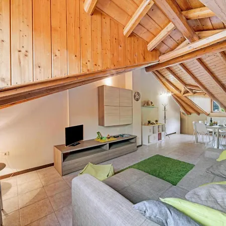 Apartment Mansarda Fra Monte E *